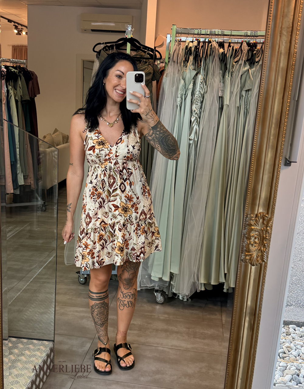 leichtes Sommerkleid mit Blumenprint | beige
