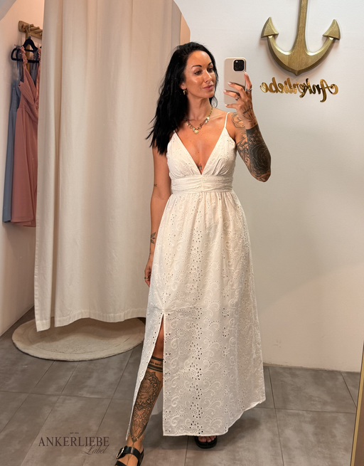 leichtes Maxikleid mit Lochspitze, Taillenraffung und Beinschlitz | weiß