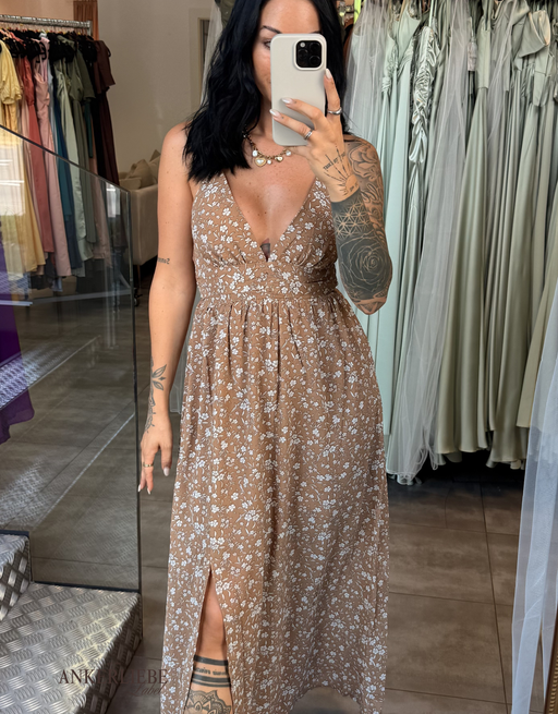 leichtes Maxikleid mit feinem Blumenprint, Taillenraffung und Beinschlitz | taupe