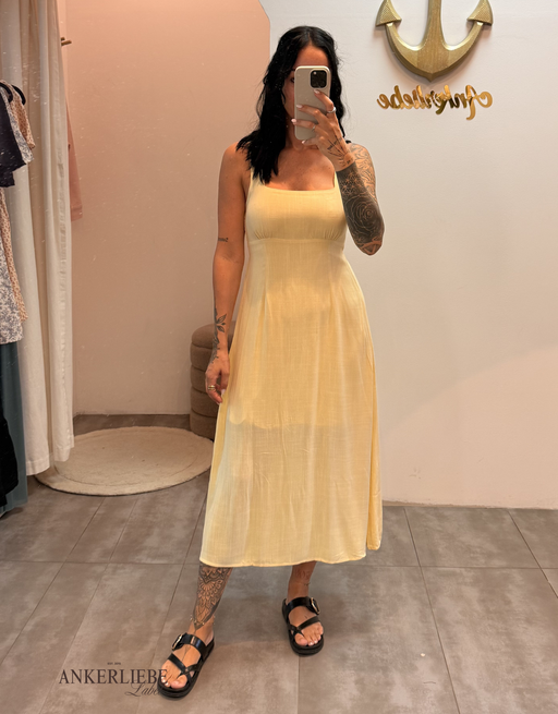 Midi-Sommerkleid mit flexiblen Rücken | buttergelb