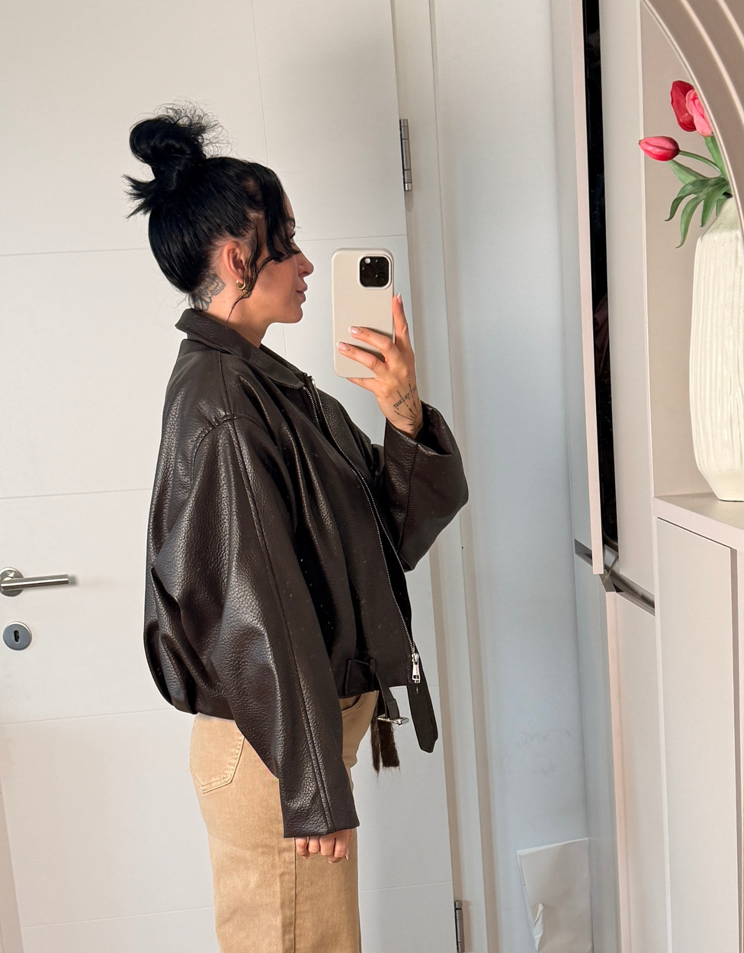 image ballon lederjacke vegan | schoko