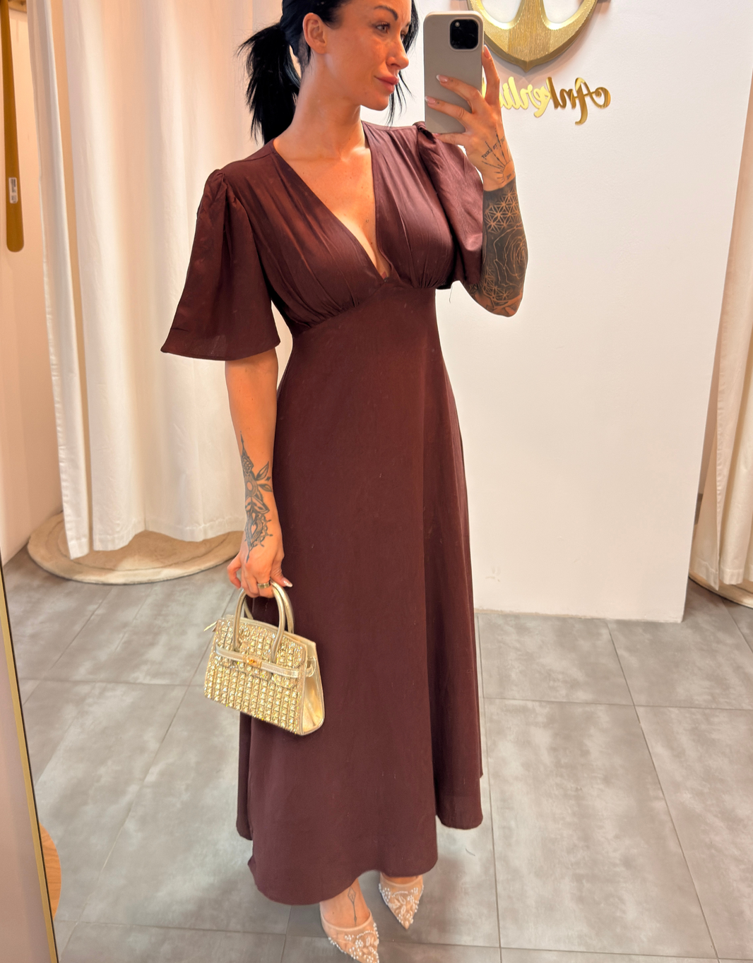 image midi kleid mit schmetterlingsärmel | braun