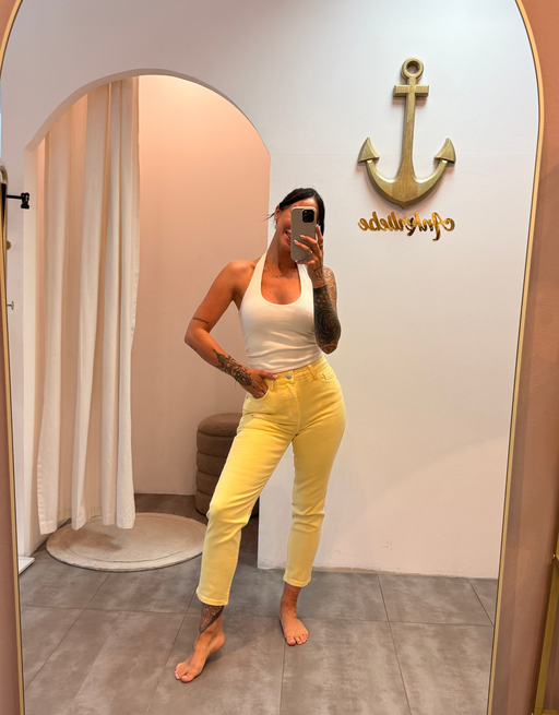 mom jean stretch | butteryellow