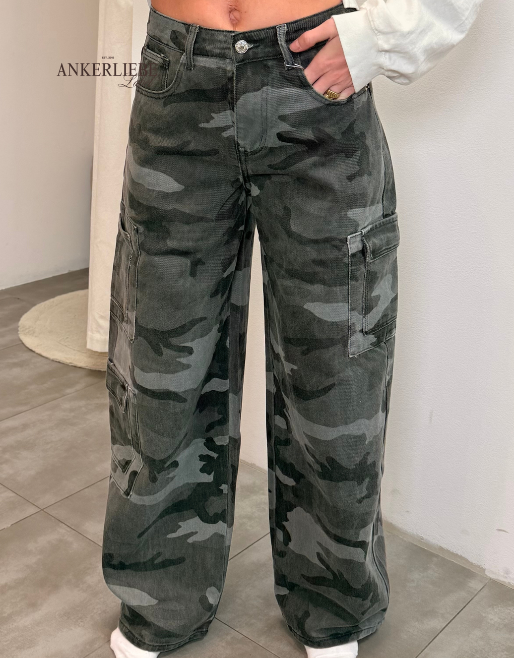 wide leg cargo jean | grey camouflage