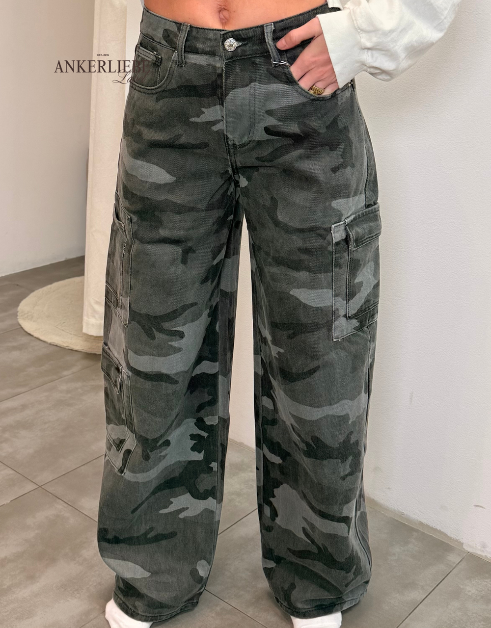 wide leg cargo jean | grey camouflage