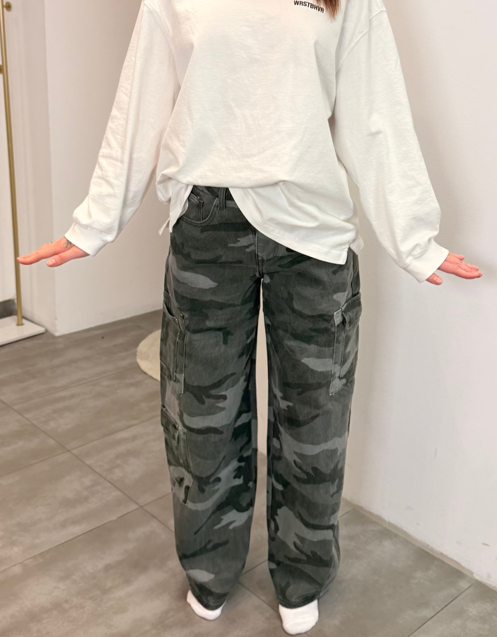 wide leg cargo jean | grey camouflage