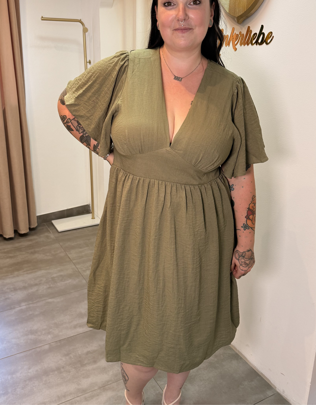 image sommerkleid curvy  | oliv