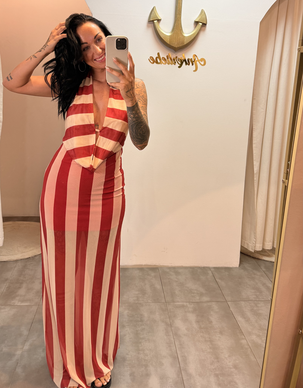 langes mesh-kleid mit streifenmuster | rot/rosa