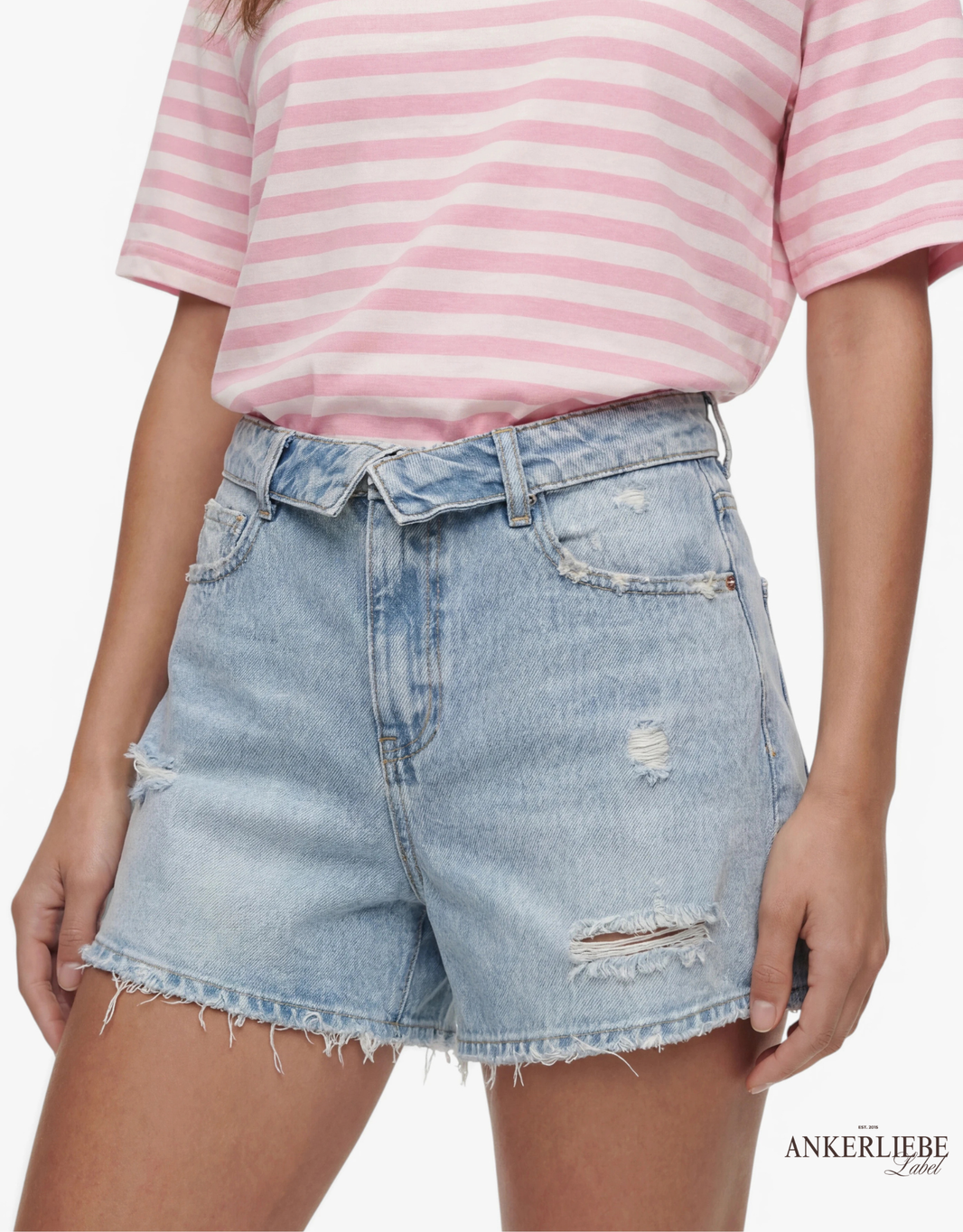 fold over destroyed denim | mom short