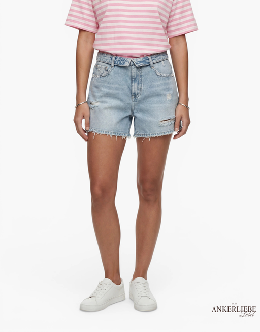 fold over destroyed denim | mom short