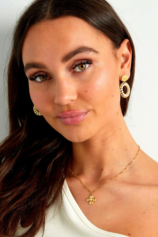 enhanced_flower_necklace_1