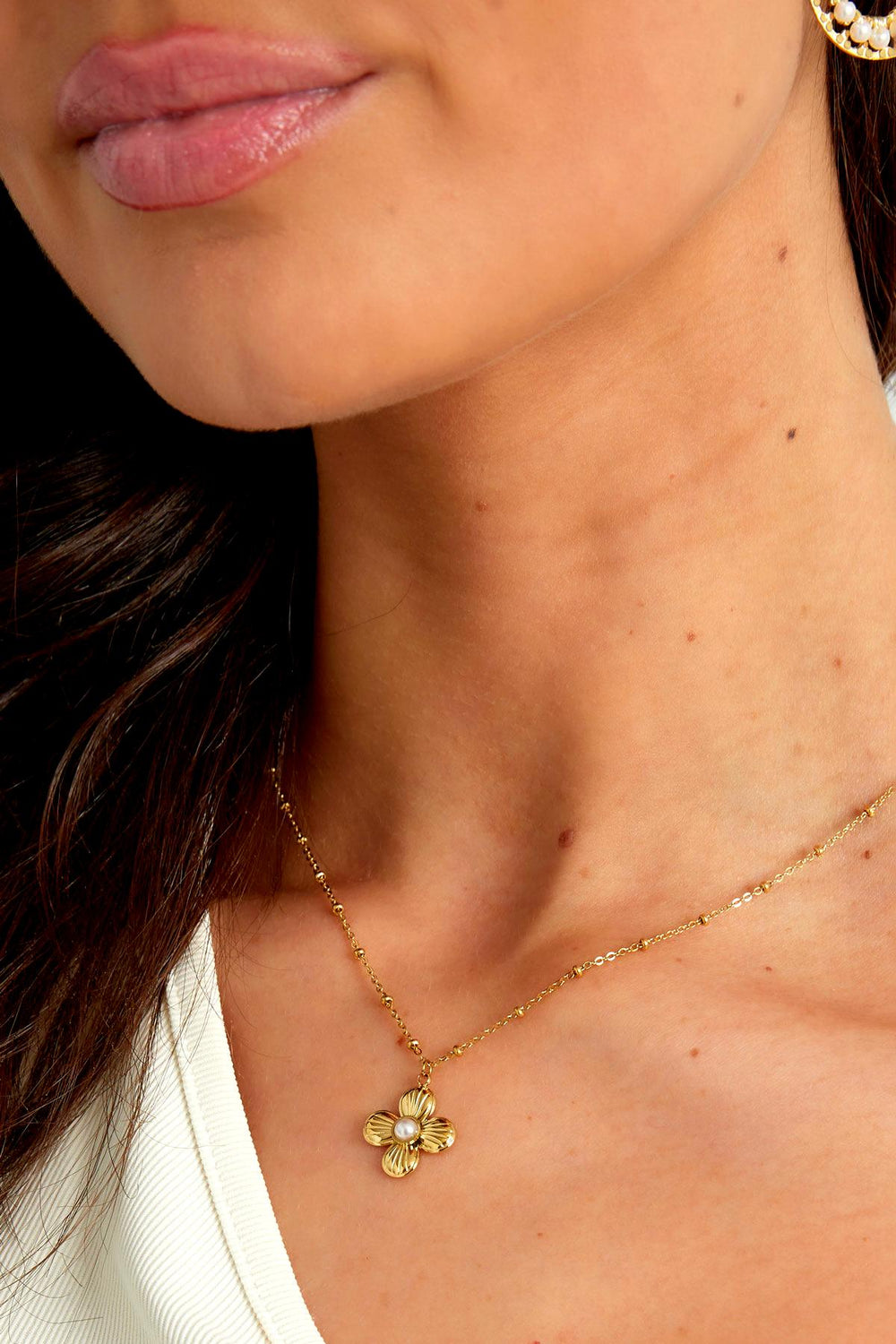 enhanced_flower_necklace_2
