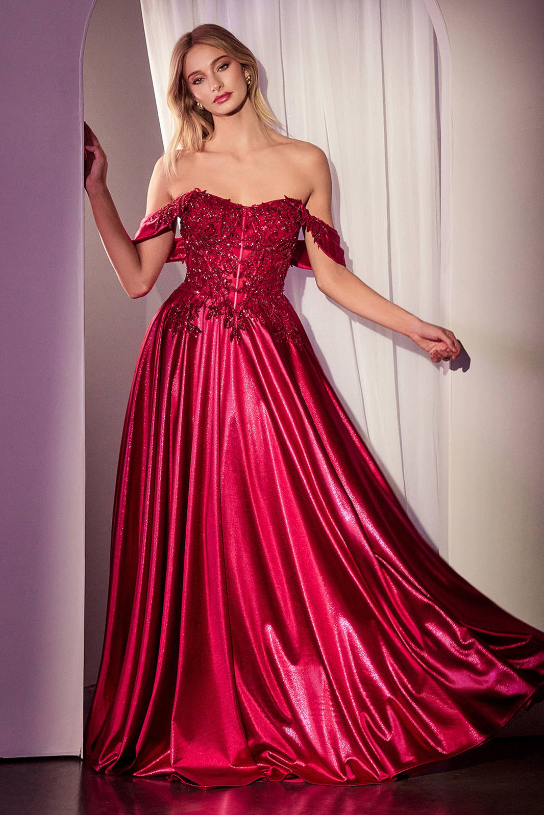 Schulterfreies Spitzen- und Satin-A-Linien-Kleid / Burgund