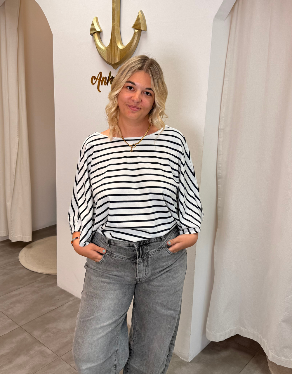 rückenfreies oversized shirt | weiß/blau