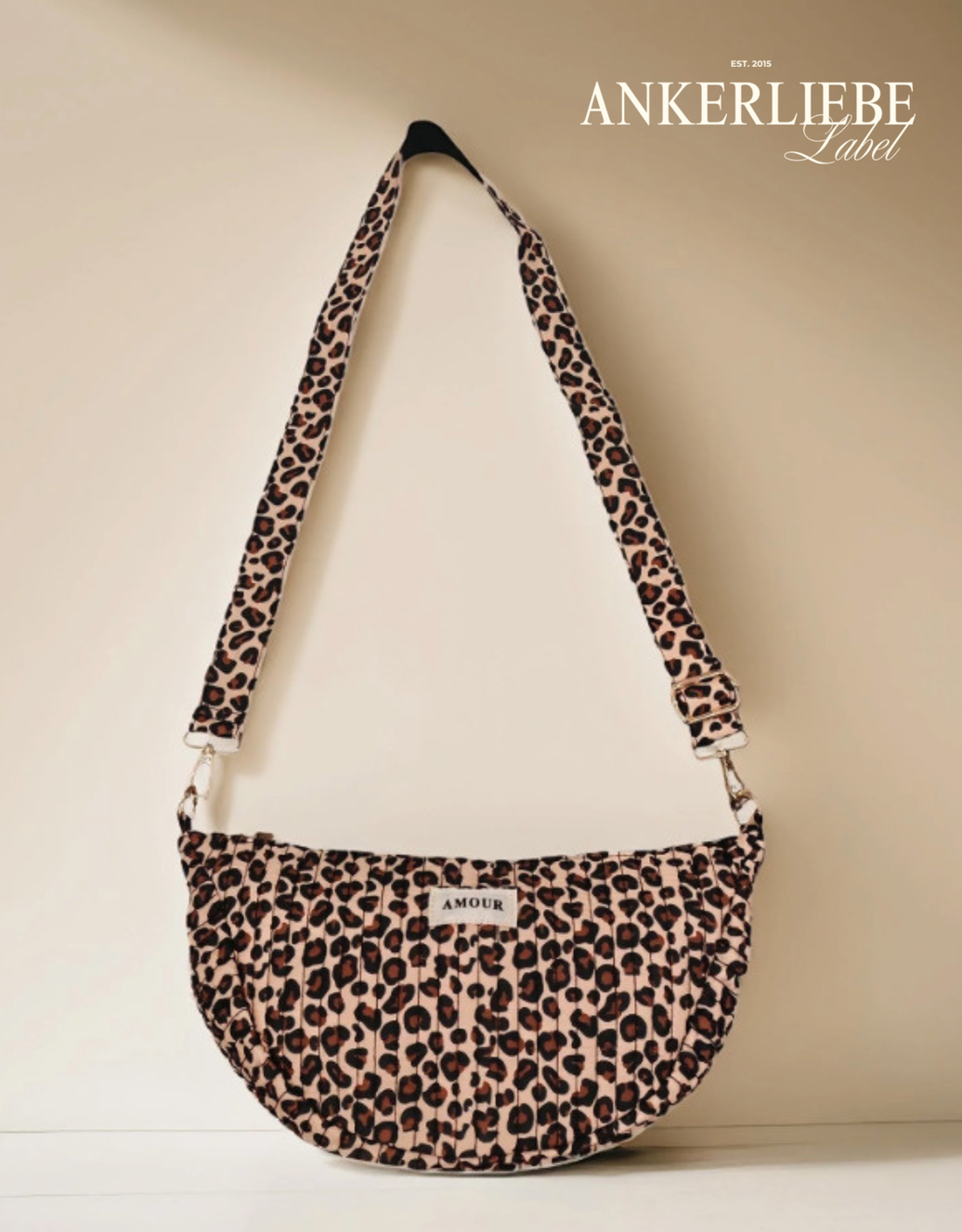 Leo Tasche mit verstellbarem und abnehmbarem Gurt und Amore-Etikett