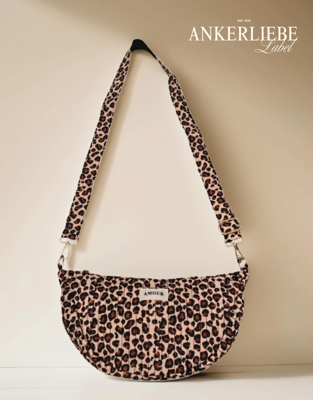 Leo Tasche mit verstellbarem und abnehmbarem Gurt und Amore-Etikett