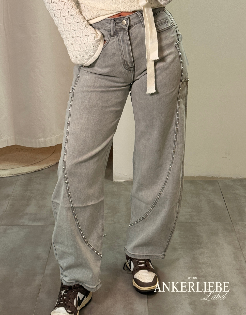 soft denim ballon jean | light grey stud