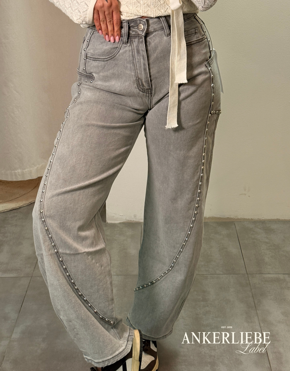 soft denim ballon jean | light grey stud