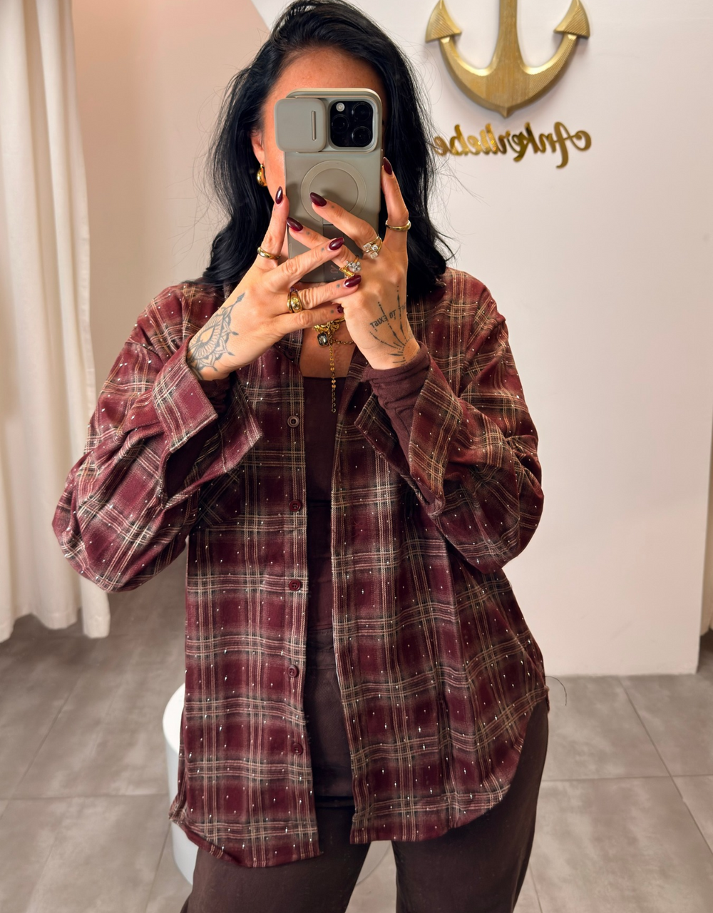 a little extra | karohemd mit strass in burgundy