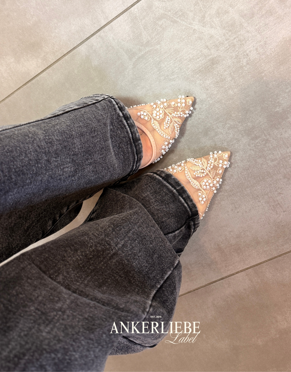 kittenheels mit perlendetails