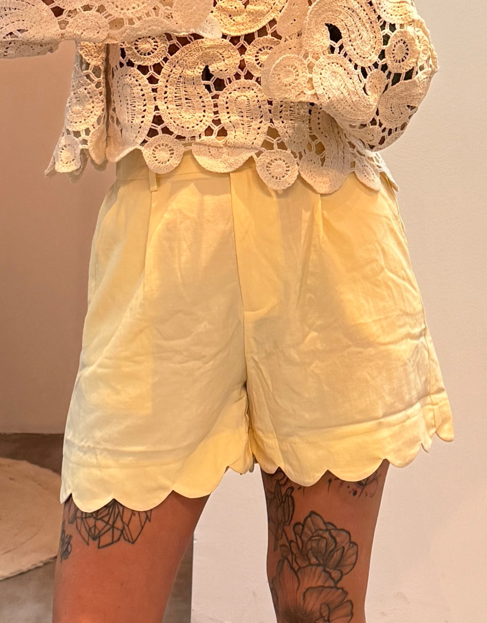 leichte leinen-look shorts | butteryellow