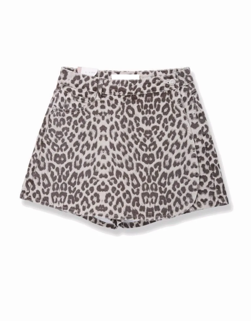 skort | leo light