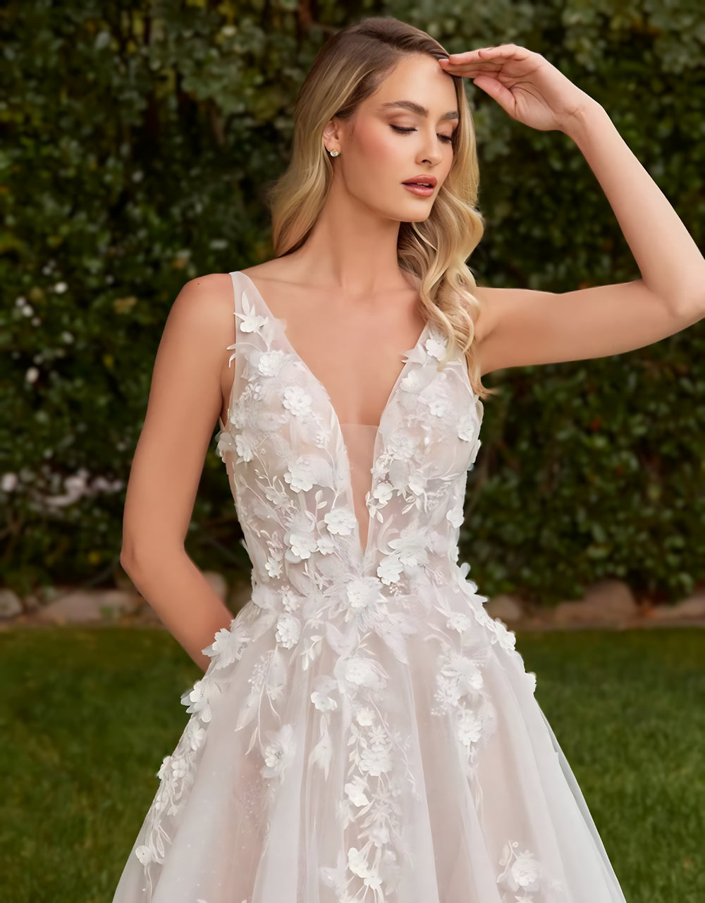 liora | off weiß nude