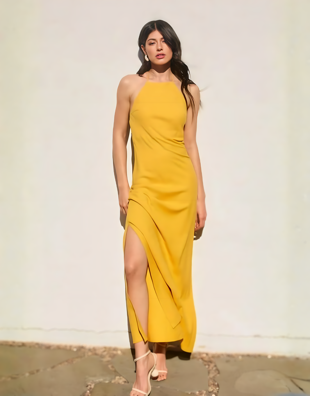 Leinen-Maxikleid mit tiefem Rückenausschnitt und Beinschlitz | Senfgelb