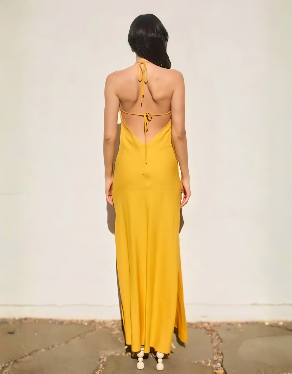 Leinen-Maxikleid mit tiefem Rückenausschnitt und Beinschlitz | Senfgelb