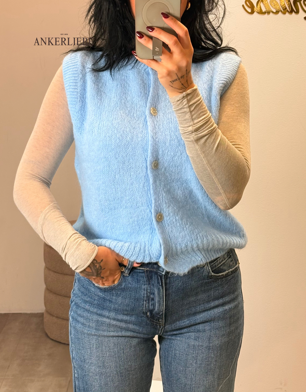 soft mohair gilet | hellblau