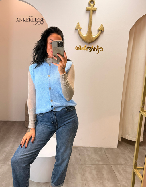 soft mohair gilet | hellblau