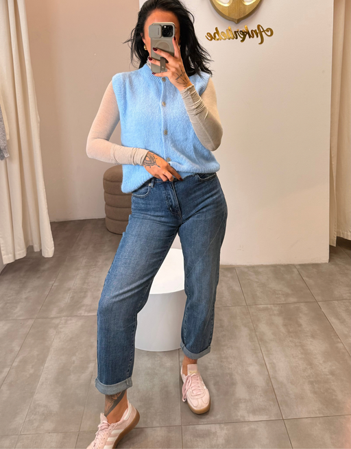 soft mohair gilet | hellblau
