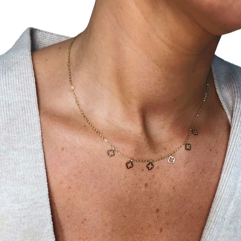 Halskette aus Edelstahl mit Kleeblatt-Charms in Gold und Silber – wasserfest & elegant.