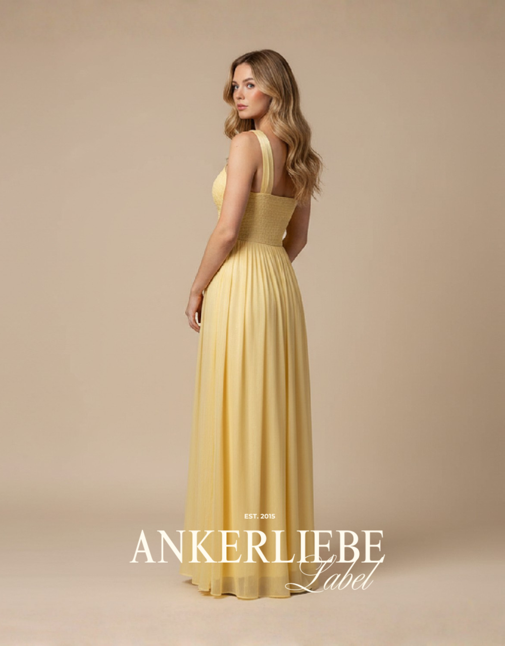 one-shoulder-abendkleid aus schimmerndem chiffon mit flexiblem rücken | butteryellow
