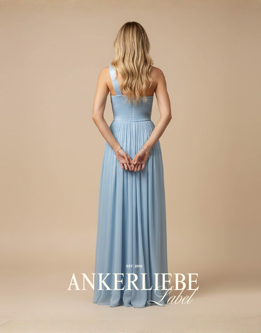 one-shoulder-abendkleid aus schimmerndem chiffon mit flexiblem rücken | eisblau