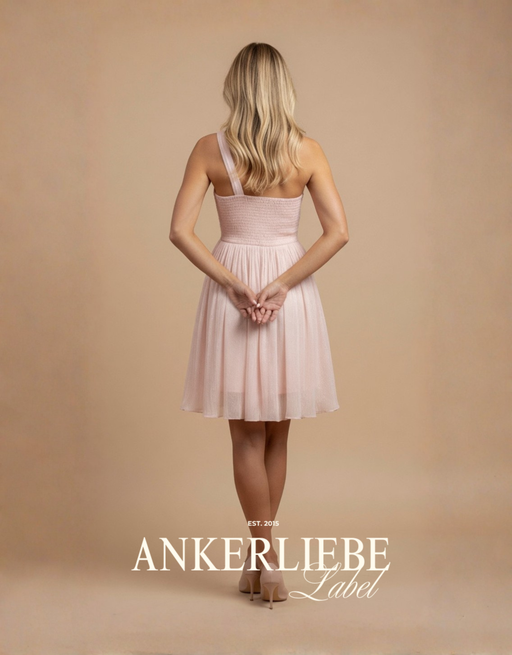 one-shoulder-cocktailkleid aus schimmerndem chiffon mit flexiblem rücken | zartes rosa