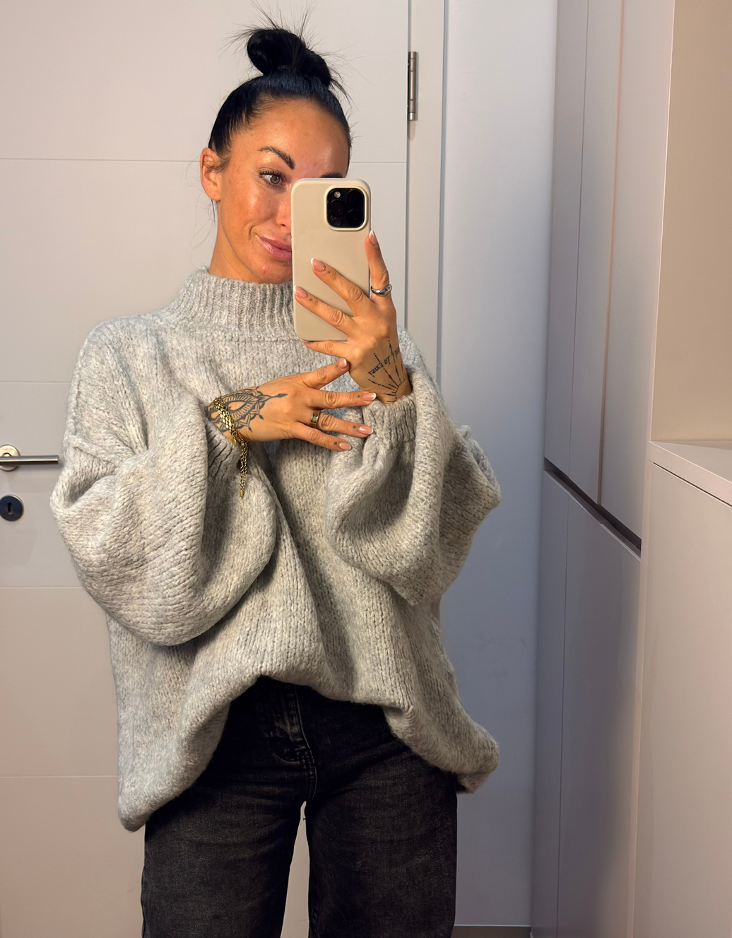 Oversize Statement Pullover | hellgrau