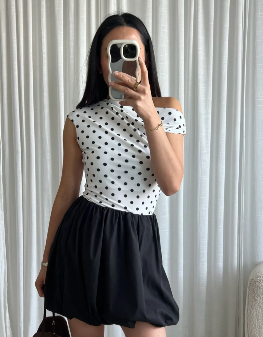 stretchy polka dot asymmetric top | weiß