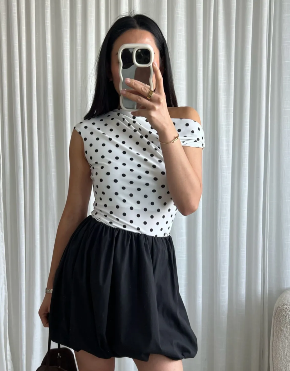 stretchy polka dot asymmetric top | weiß