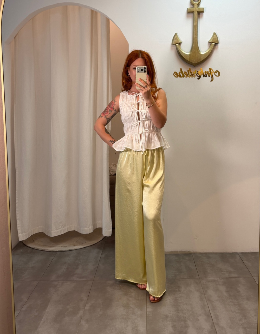 leichte satinhose | butteryellow