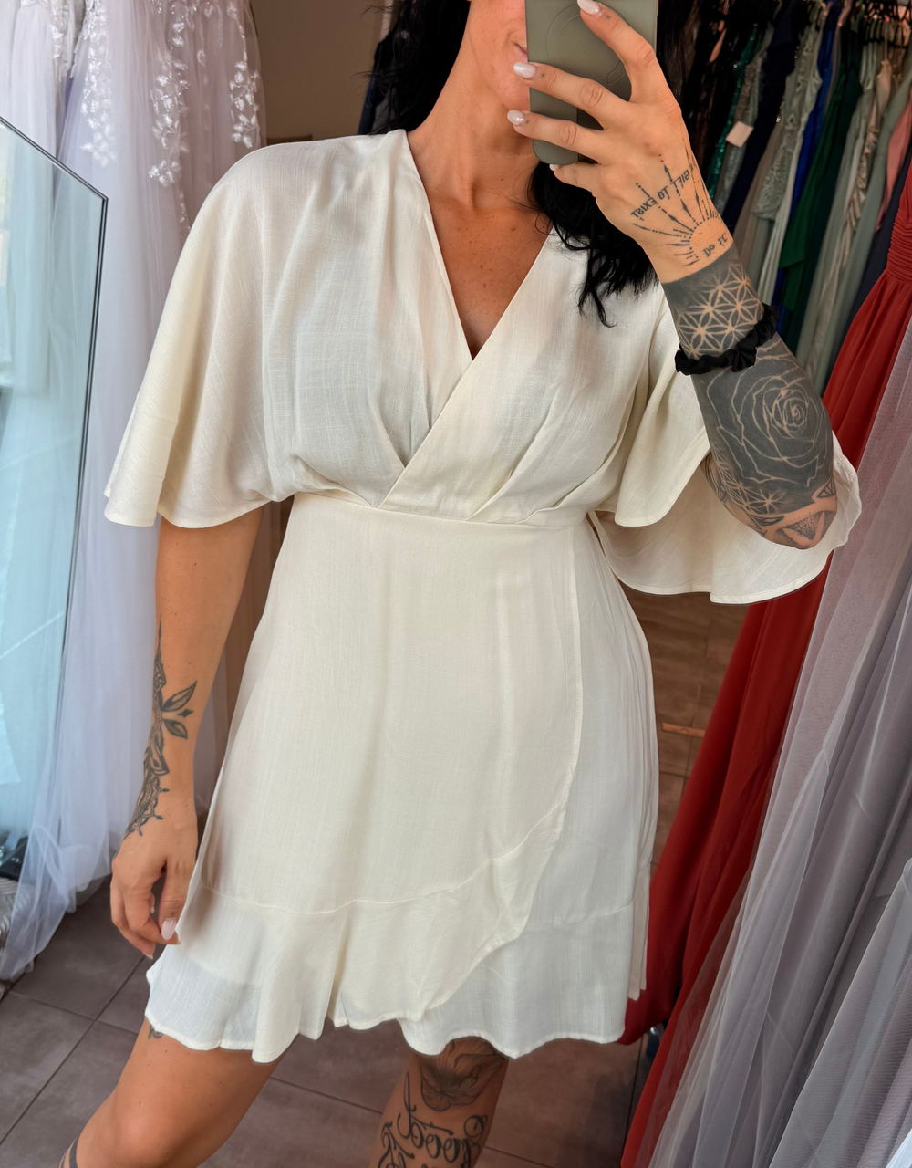 leichtes Sommerkleid in Wickeloptik | creme