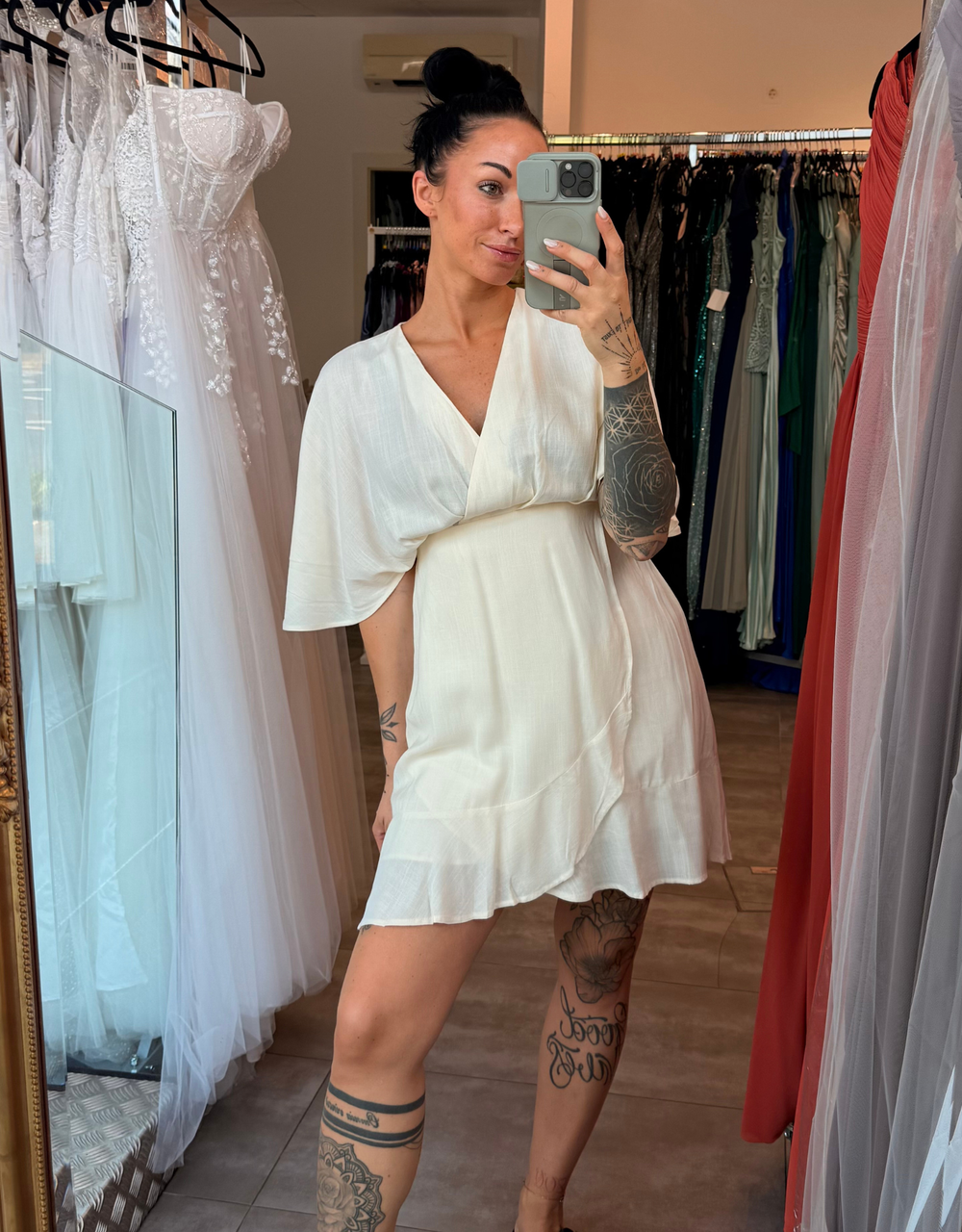 leichtes Sommerkleid in Wickeloptik | creme