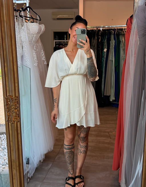 leichtes Sommerkleid in Wickeloptik | creme