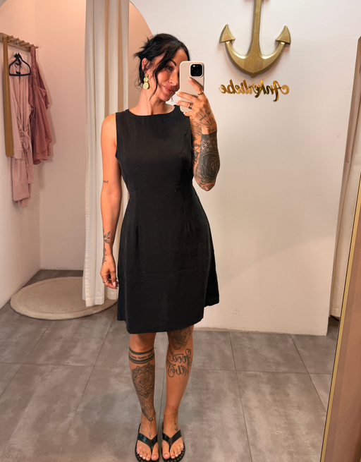 minikleid mit rückenausschnitt | schwarz