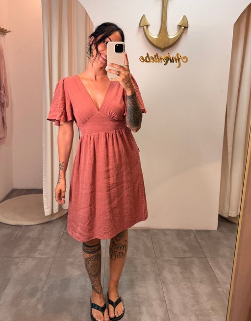luftiges Sommerkleid mit V-Ausschnitt und Rückenausschnitt | blush