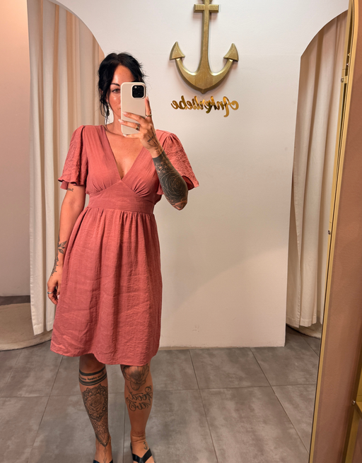 luftiges Sommerkleid mit V-Ausschnitt und Rückenausschnitt | blush