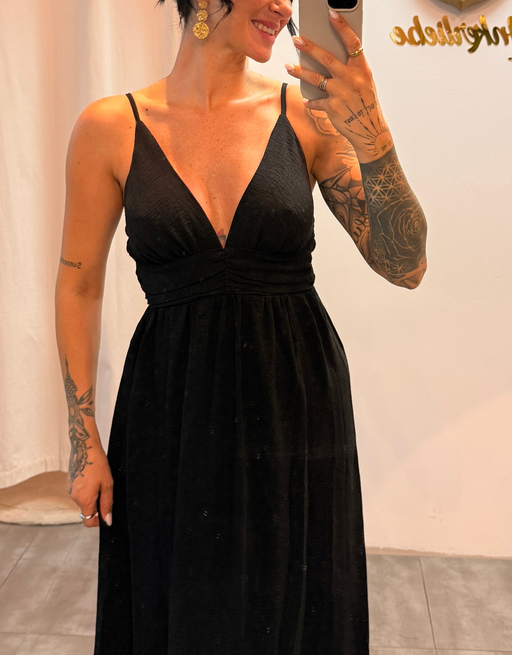 fließendes Maxikleid mit Taillenraffung und Beinschlitz | schwarz