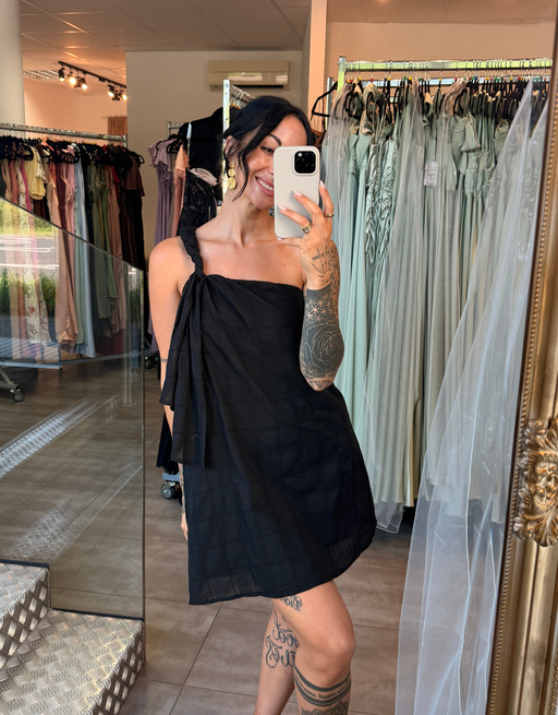 one shoulder baumwollkleid mit geflochtenen trägern | schwarz
