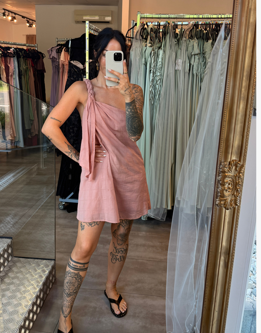 one shoulder baumwollkleid mit geflochtenen trägern | altrosa