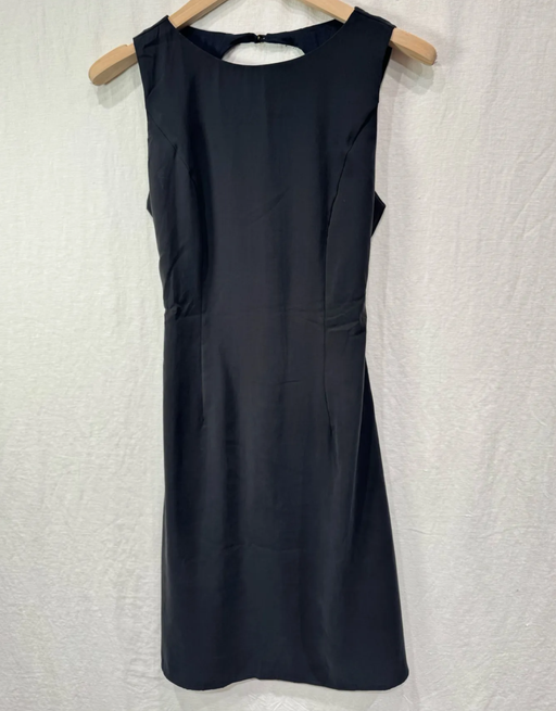 minikleid mit rückenausschnitt | schwarz